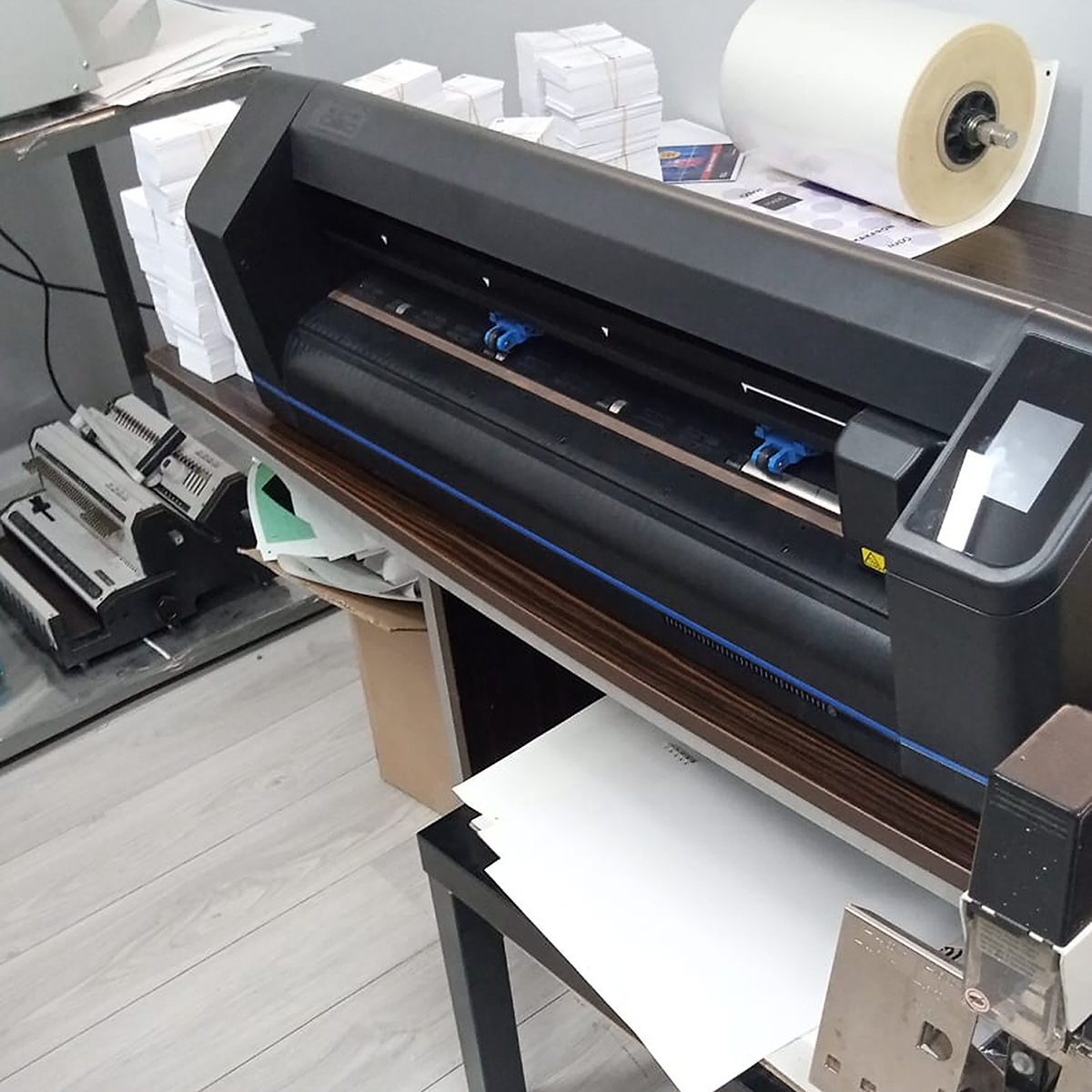 Özel kesim makinası