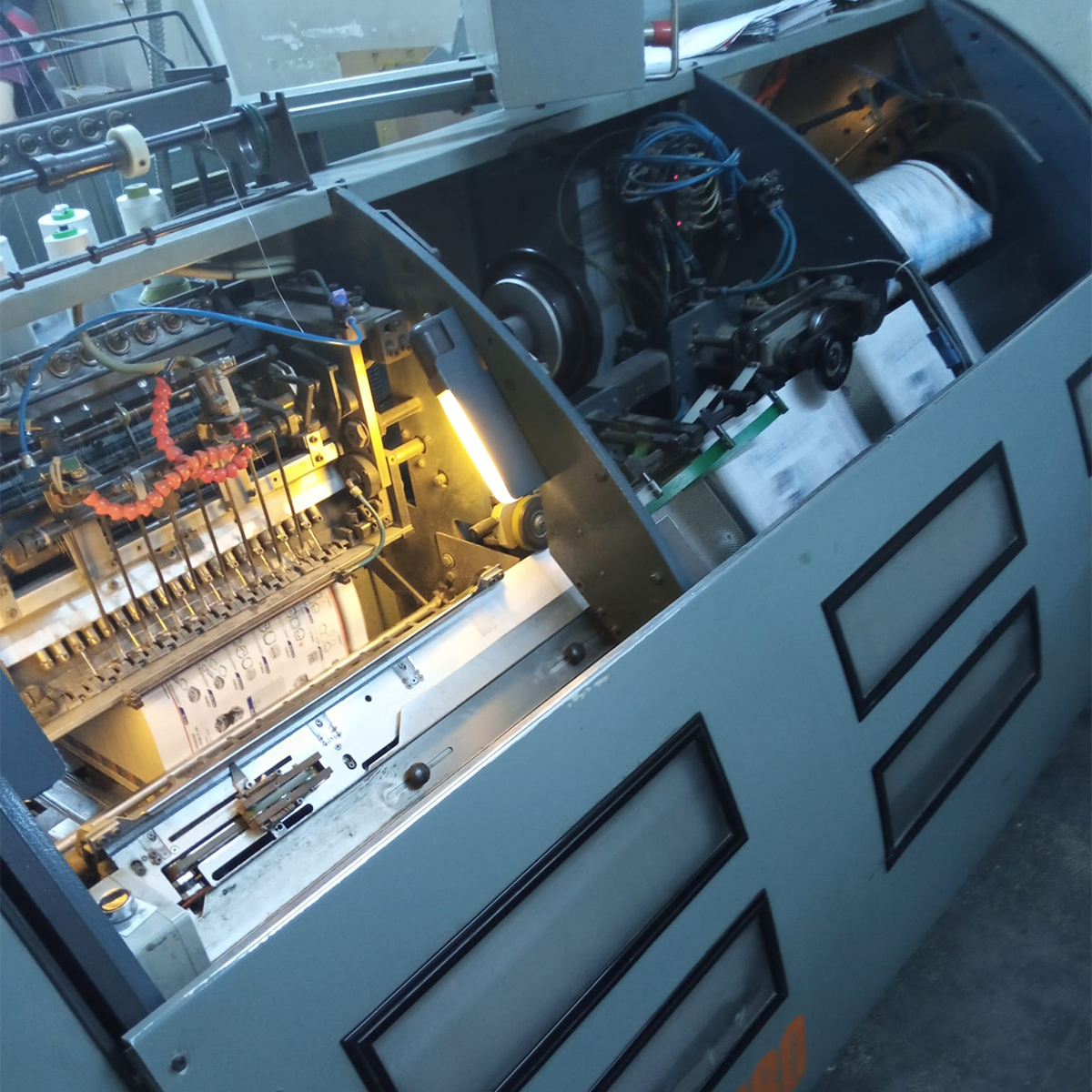 Otomatik iplik dikiş reklam